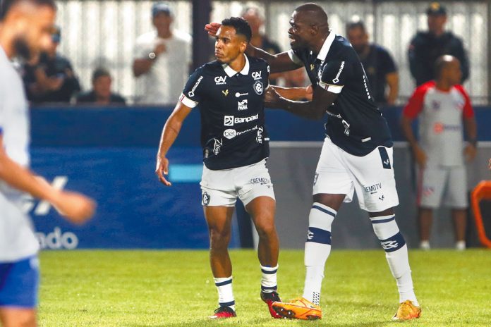 Remo 1×0 Confiança-SE (Pedro Vitor e Diego Ivo) – Foto: Igor Mota (O Liberal)