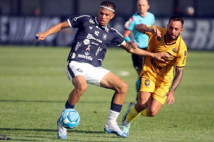 Remo 1×2 Amazonas-AM (Pablo Roberto) – Foto: Cláudio Pinheiro (O Liberal)