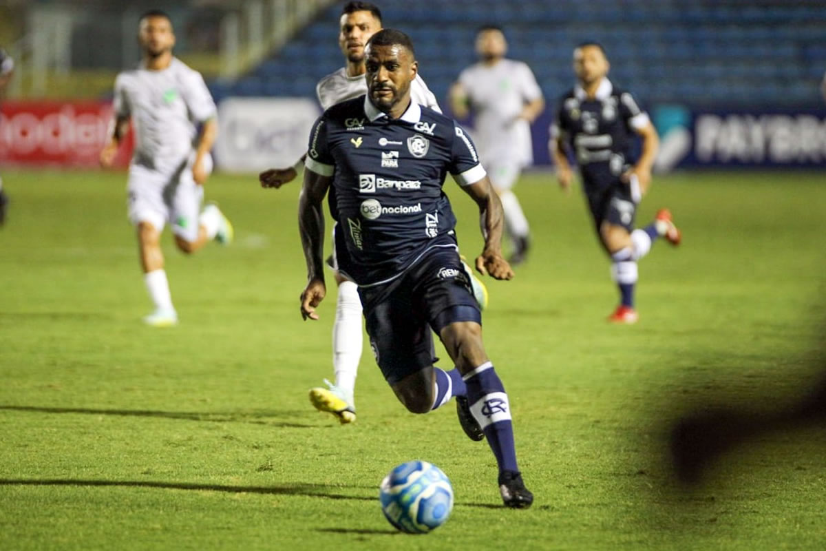 Goiás acerta contratação jovem zagueiro do Floresta