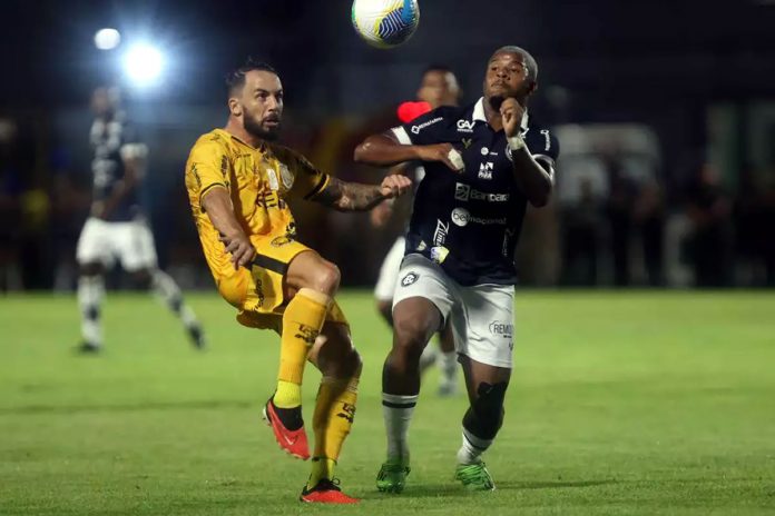 Remo 2×1 Amazonas-AM (Jaderson) – Foto: Thiago Gomes (O Liberal)