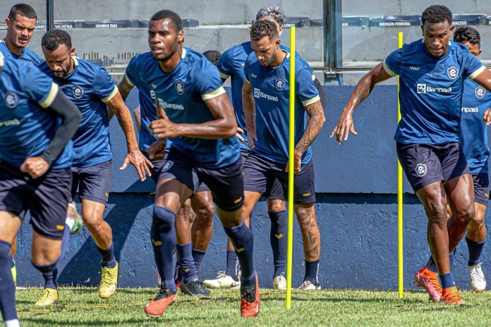 Jogadores remistas realizam atividade física – Foto: Samara Miranda (Clube do Remo)