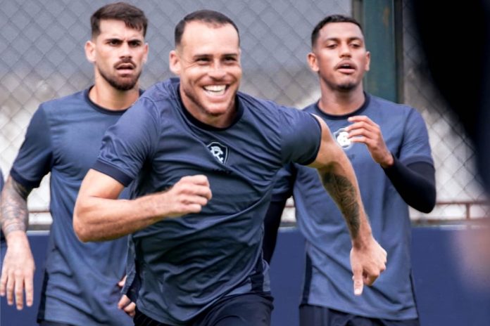 Felipe Vizeu, Pedro Castro e Pedro Rocha – Foto: Samara Miranda (Clube do Remo)