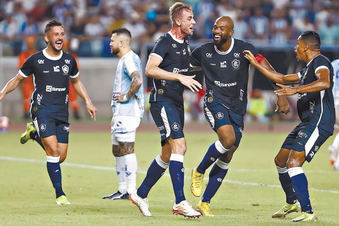 Paysandu 2×3 Remo (Giovanni Pavani, Klaus, Reynaldo e Pedro Rocha) – Foto: Cristino Martins (O Liberal) Paysandu 2×3 Remo (Giovanni Pavani, Klaus, Reynaldo e Pedro Rocha) – Foto: Cristino Martins (O Liberal)