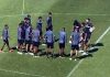 António Oliveira orienta os jogadores durante o treino – Foto: Reprodução (redes sociais)