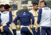António Oliveira orienta os jogadores durante o treino – Foto: Samara Miranda (Clube do Remo)