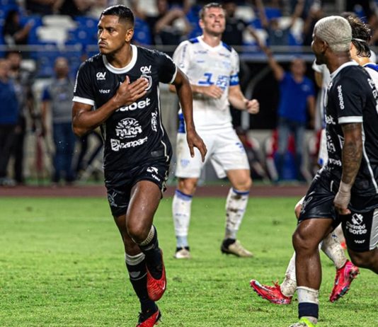 Remo 2×1 Avaí-SC (Pedro Rocha e Jaderson) – Foto: Samara Miranda (Clube do Remo)