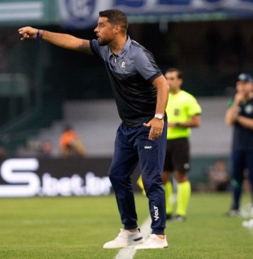Coritiba-PR 0×0 Remo (António Oliveira) – Foto: Raul Martins (Clube do Remo)