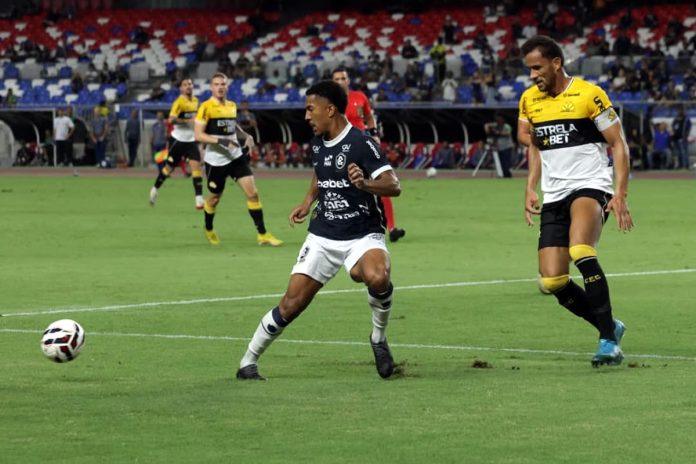 Remo 0×1 Criciúma-SC (Matheus Davó) – Foto: Mauro Ângelo (Diário do Pará)