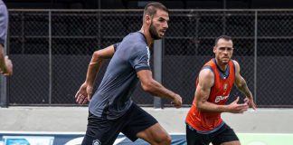 Panagiotis Tachtsidis e Pedro Castro – Foto: Samara Miranda (Clube do Remo)