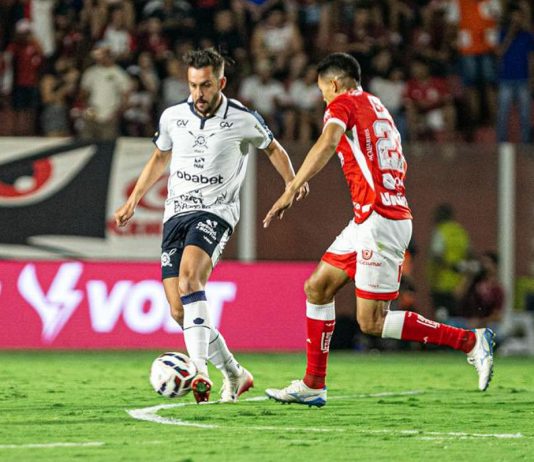 Vila Nova-GO 1×1 Remo (Giovanni Pavani) – Foto: Raul Martins (Clube do Remo)