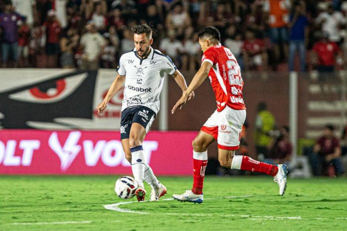 Vila Nova-GO 1×1 Remo (Giovanni Pavani) – Foto: Raul Martins (Clube do Remo)