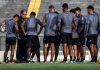 Guto Ferreira orienta os jogadores durante o treino – Foto: Samara Miranda (Clube do Remo)