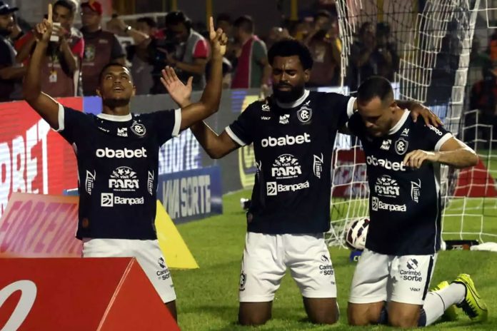 Remo 3×1 Athletic-MG (Pedro Rocha, Caio Vinícius e Pedro Castro) – Foto: Cláudio Pinheiro (O Liberal) Remo 3×1 Athletic-MG (Pedro Rocha, Caio Vinícius e Pedro Castro) – Foto: Cláudio Pinheiro (O Liberal)