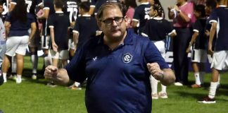 Guto Ferreira valoriza elenco do Remo após 5ª vitória seguida e mantém pés no chão no G4 Remo 3×1 Athletic-MG (Guto Ferreira) – Foto: Cláudio Pinheiro (O Liberal)