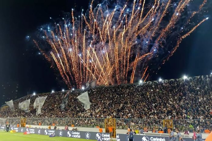 Fenômeno Azul no Baenão – Foto: Cláudio Pinheiro (O Liberal)