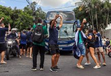 Torcida do Remo recebe time com festa após vitória diante do Cuiabá-MT Fenômeno Azul – Foto: Luis Carlos (Clube do Remo)