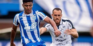 Guto questiona pênalti, explica ausência de laterais e minimiza expulsões em derrota do Remo Avaí-SC 3×1 Remo (Pedro Castro) – Foto: Leo Piva
