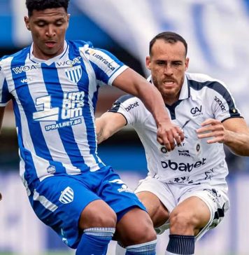 Avaí-SC 3×1 Remo (Pedro Castro) – Foto: Leo Piva