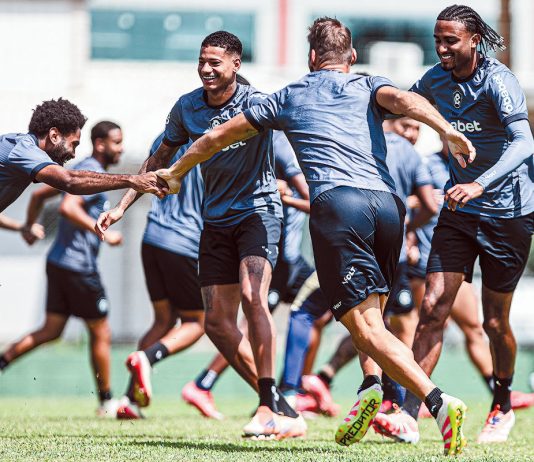 Leão a 2 passos do paraíso Caio Vinícius, Marrony, Panagiotis Tachtsidis e Kayky – Foto: Raul Martins (Clube do Remo)