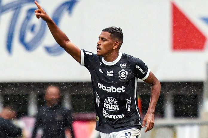 Remo 3×1 Goiás-GO (Pedro Rocha) – Foto: Fernando Torres