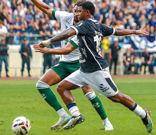 Remo 3×1 Goiás-GO (Jaderson) – Foto: Wagner Santana (O Liberal)