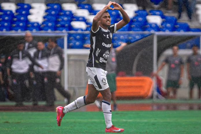 Remo 3×1 Goiás-GO (Pedro Rocha) – Foto: Samara Miranda (Clube do Remo)